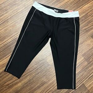 NWT Women’s Athletic Capris